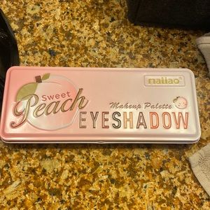 Sweet Peach Makeup Palette